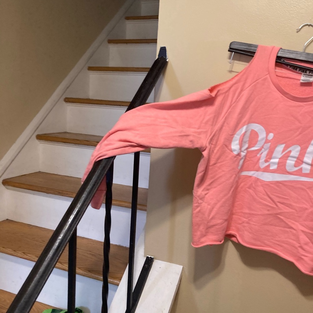 Pink sweatshirt - Picture 2 of 3